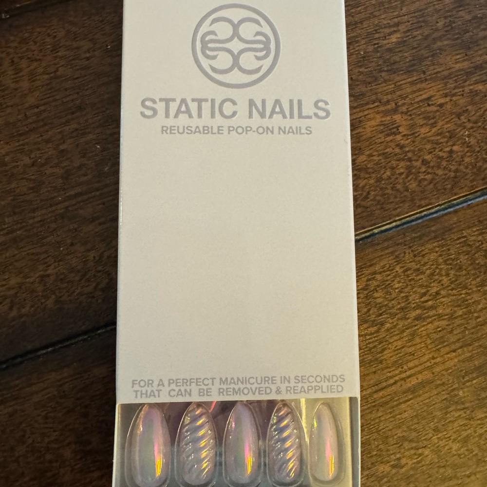 Static Nails Reusable Pop-On Manicure - Unicorns are Real